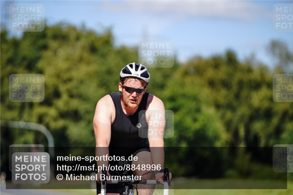 07.09.2025 - 19. Norderstedt Triathlon Michael Burmester http://msf.ph/oto/8848996 07.09.2025 13:48:29 Radfahren 1416 meine-sportfotos.de