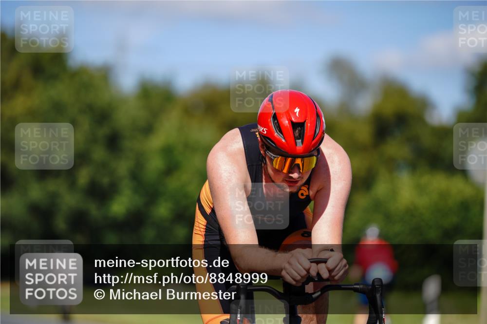 07.09.2025 - 19. Norderstedt Triathlon Michael Burmester http://msf.ph/oto/8848999 07.09.2025 13:48:43 Radfahren 999, 1003, 1007 meine-sportfotos.de