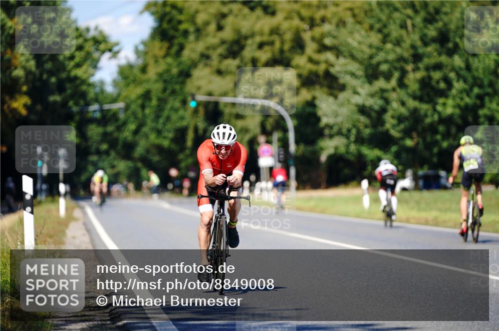 07.09.2025 - 19. Norderstedt Triathlon Michael Burmester http://msf.ph/oto/8849008 07.09.2025 13:48:50 Radfahren 976, 1438 meine-sportfotos.de