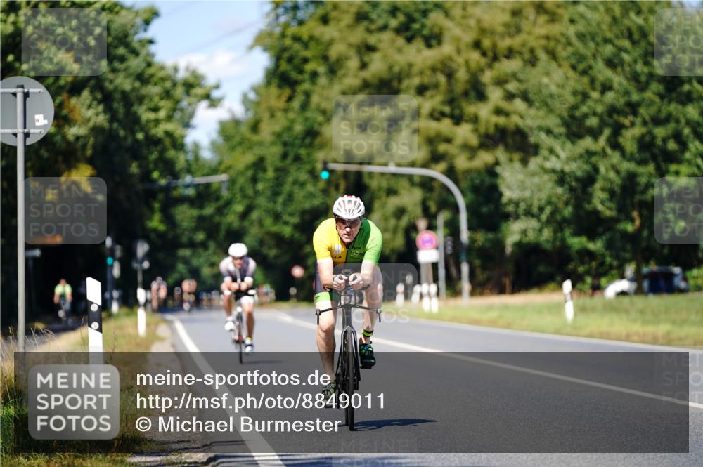 07.09.2025 - 19. Norderstedt Triathlon Michael Burmester http://msf.ph/oto/8849011 07.09.2025 13:48:58 Radfahren 1029 meine-sportfotos.de