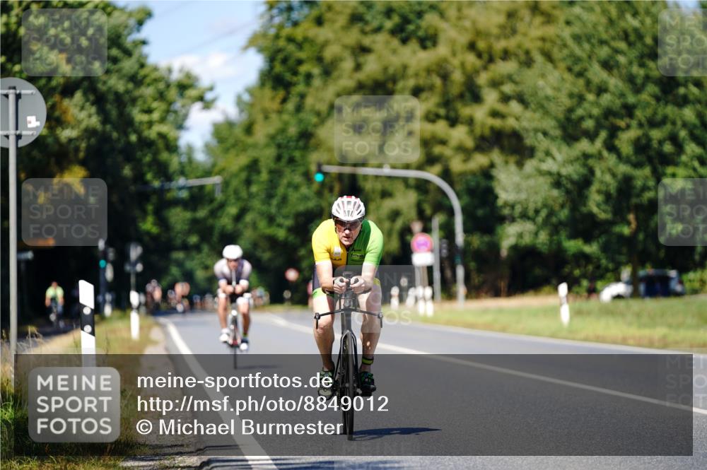 07.09.2025 - 19. Norderstedt Triathlon Michael Burmester http://msf.ph/oto/8849012 07.09.2025 13:48:58 Radfahren 1029 meine-sportfotos.de