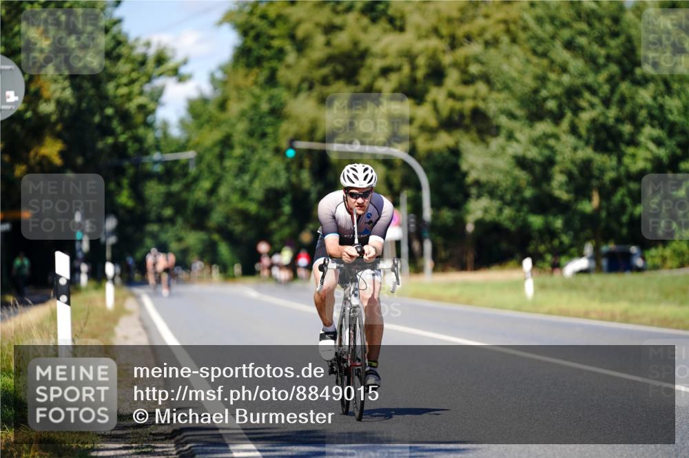 07.09.2025 - 19. Norderstedt Triathlon Michael Burmester http://msf.ph/oto/8849015 07.09.2025 13:49:01 Radfahren 991, 1029 meine-sportfotos.de