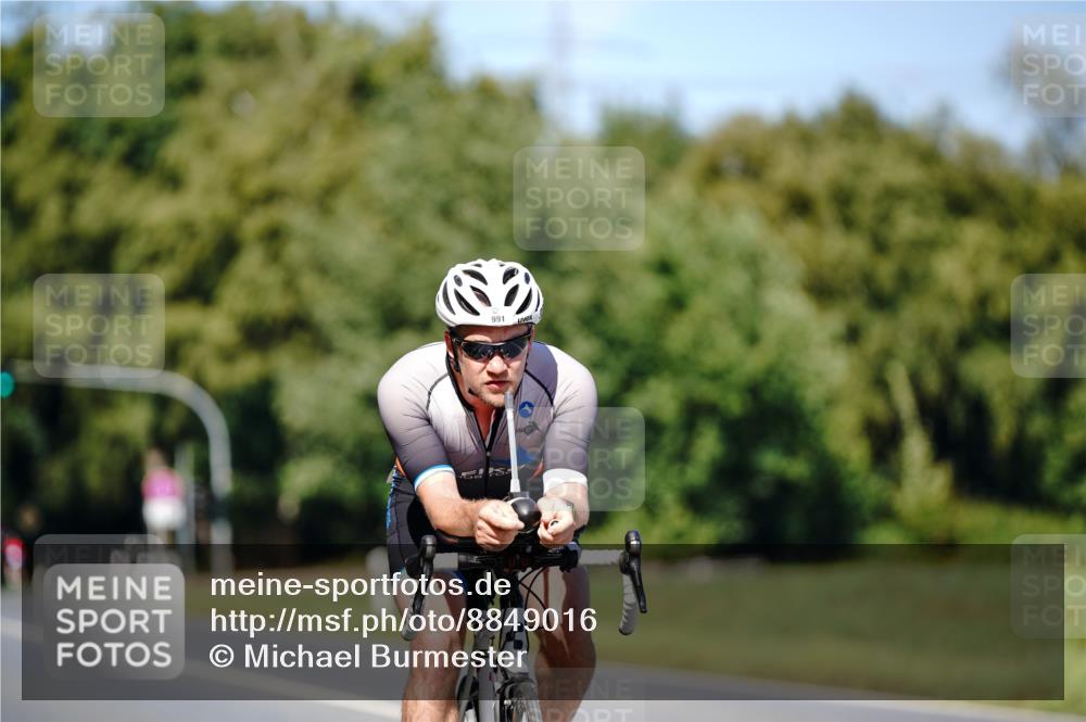 07.09.2025 - 19. Norderstedt Triathlon Michael Burmester http://msf.ph/oto/8849016 07.09.2025 13:49:02 Radfahren 991, 1029 meine-sportfotos.de