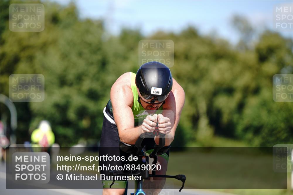 07.09.2025 - 19. Norderstedt Triathlon Michael Burmester http://msf.ph/oto/8849020 07.09.2025 13:49:12 Radfahren 1006 meine-sportfotos.de