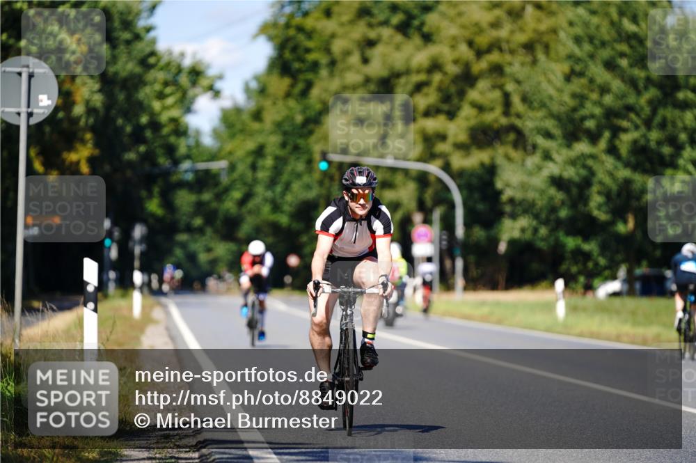 07.09.2025 - 19. Norderstedt Triathlon Michael Burmester http://msf.ph/oto/8849022 07.09.2025 13:49:14 Radfahren 863, 969, 1006 meine-sportfotos.de