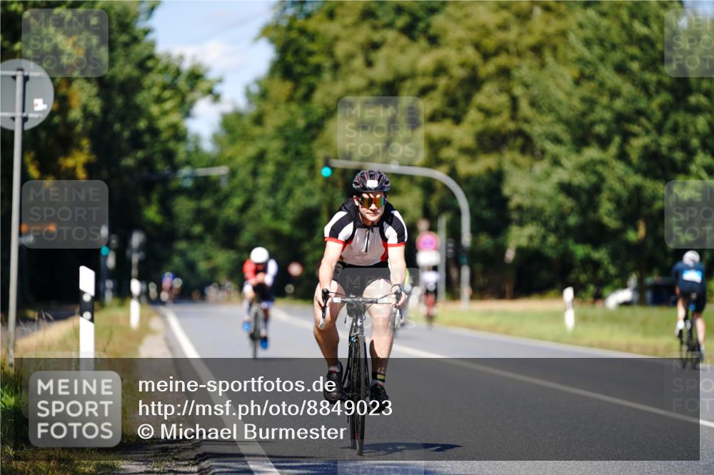 07.09.2025 - 19. Norderstedt Triathlon Michael Burmester http://msf.ph/oto/8849023 07.09.2025 13:49:14 Radfahren 863, 969, 1006 meine-sportfotos.de