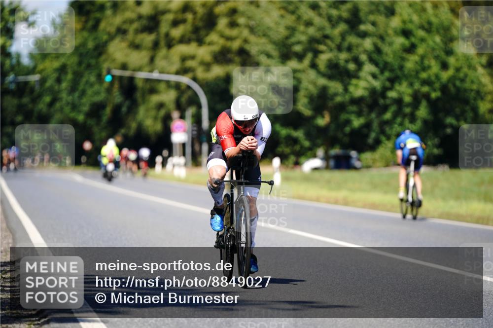 07.09.2025 - 19. Norderstedt Triathlon Michael Burmester http://msf.ph/oto/8849027 07.09.2025 13:49:17 Radfahren 863, 969 meine-sportfotos.de