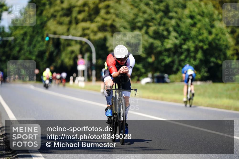 07.09.2025 - 19. Norderstedt Triathlon Michael Burmester http://msf.ph/oto/8849028 07.09.2025 13:49:17 Radfahren 863, 969 meine-sportfotos.de