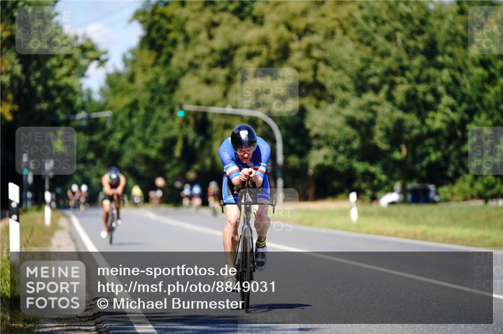 07.09.2025 - 19. Norderstedt Triathlon Michael Burmester http://msf.ph/oto/8849031 07.09.2025 13:49:28 Radfahren 1038 meine-sportfotos.de