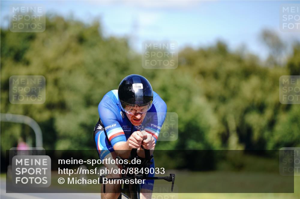 07.09.2025 - 19. Norderstedt Triathlon Michael Burmester http://msf.ph/oto/8849033 07.09.2025 13:49:29 Radfahren 1038 meine-sportfotos.de