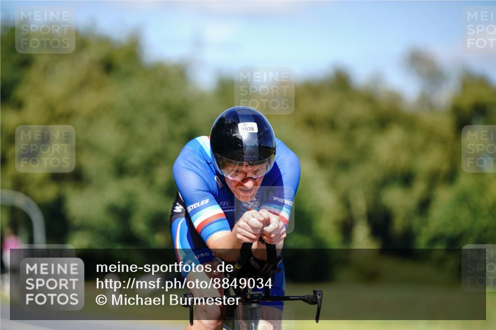 07.09.2025 - 19. Norderstedt Triathlon Michael Burmester http://msf.ph/oto/8849034 07.09.2025 13:49:30 Radfahren 997, 1038 meine-sportfotos.de