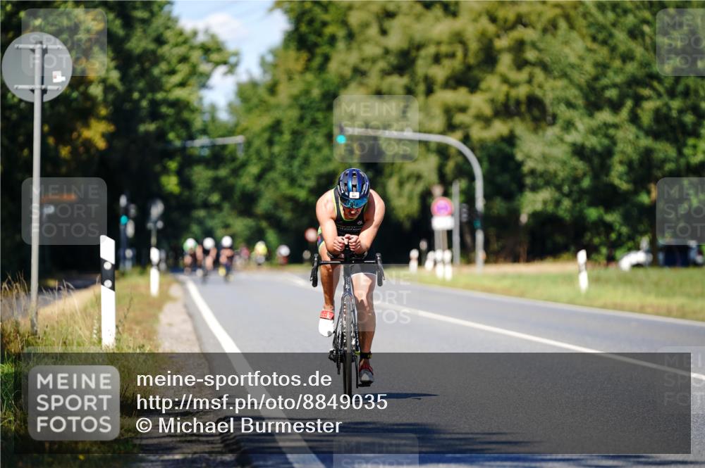 07.09.2025 - 19. Norderstedt Triathlon Michael Burmester http://msf.ph/oto/8849035 07.09.2025 13:49:31 Radfahren 997, 1038 meine-sportfotos.de