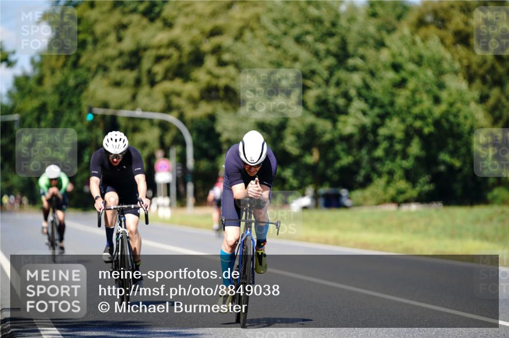 07.09.2025 - 19. Norderstedt Triathlon Michael Burmester http://msf.ph/oto/8849038 07.09.2025 13:49:42 Radfahren 369, 1016, 1406 meine-sportfotos.de