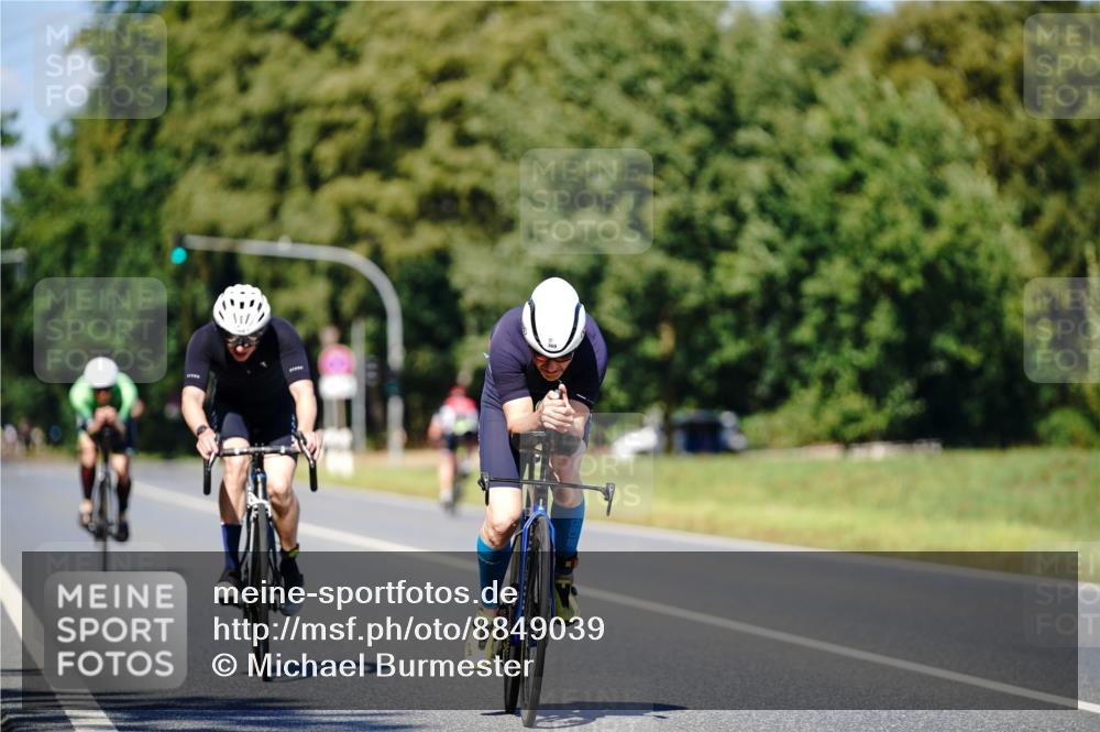 07.09.2025 - 19. Norderstedt Triathlon Michael Burmester http://msf.ph/oto/8849039 07.09.2025 13:49:42 Radfahren 369, 1016, 1406 meine-sportfotos.de