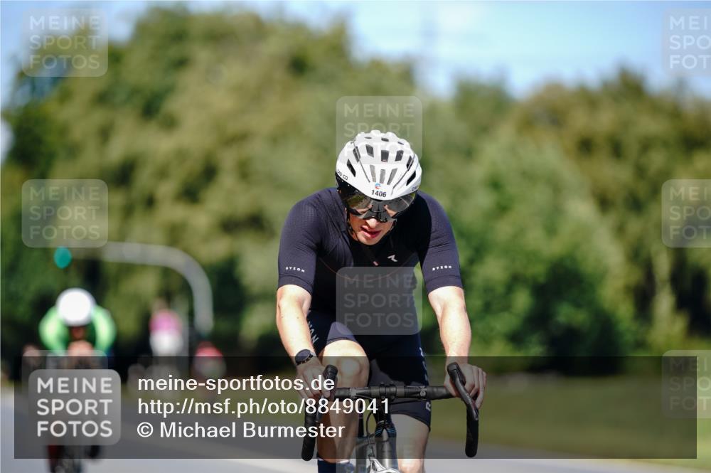 07.09.2025 - 19. Norderstedt Triathlon Michael Burmester http://msf.ph/oto/8849041 07.09.2025 13:49:44 Radfahren 369, 1016, 1406 meine-sportfotos.de