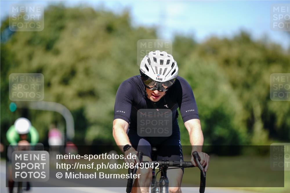 07.09.2025 - 19. Norderstedt Triathlon Michael Burmester http://msf.ph/oto/8849042 07.09.2025 13:49:44 Radfahren 369, 1016, 1406 meine-sportfotos.de