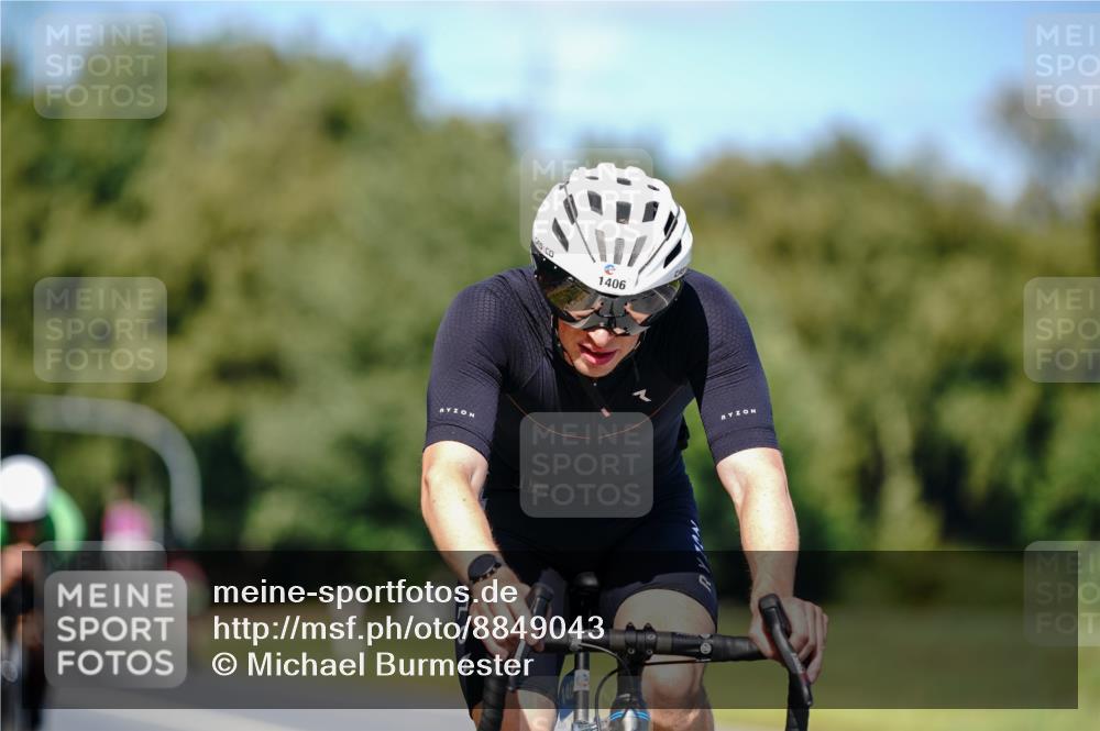 07.09.2025 - 19. Norderstedt Triathlon Michael Burmester http://msf.ph/oto/8849043 07.09.2025 13:49:44 Radfahren 369, 1016, 1406 meine-sportfotos.de