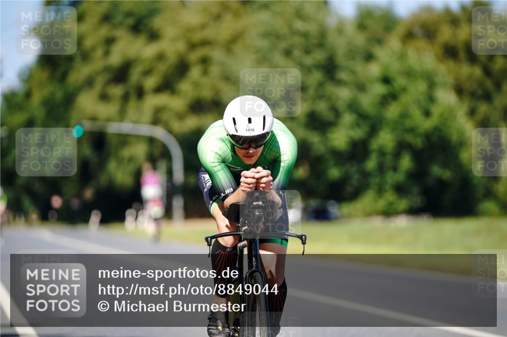 07.09.2025 - 19. Norderstedt Triathlon Michael Burmester http://msf.ph/oto/8849044 07.09.2025 13:49:45 Radfahren 369, 1016, 1406 meine-sportfotos.de