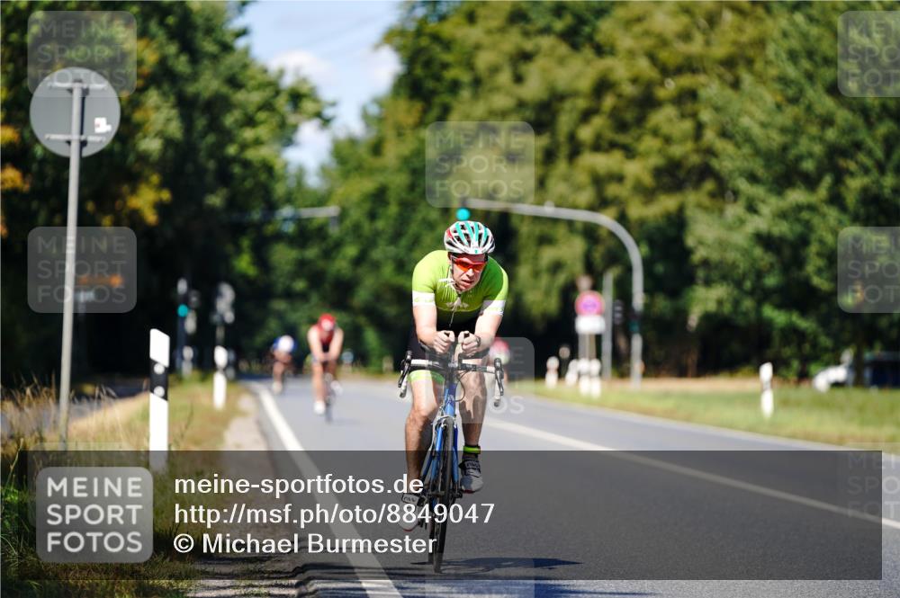 07.09.2025 - 19. Norderstedt Triathlon Michael Burmester http://msf.ph/oto/8849047 07.09.2025 13:49:49 Radfahren 1004 meine-sportfotos.de