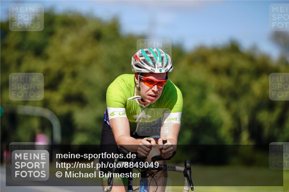 07.09.2025 - 19. Norderstedt Triathlon Michael Burmester http://msf.ph/oto/8849049 07.09.2025 13:49:51 Radfahren 1004 meine-sportfotos.de