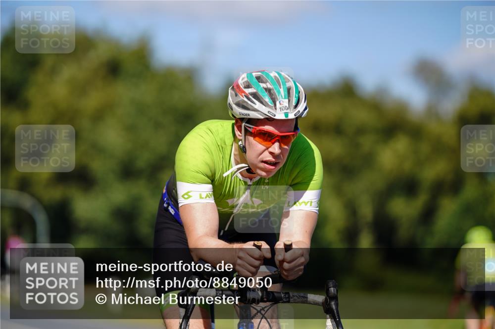 07.09.2025 - 19. Norderstedt Triathlon Michael Burmester http://msf.ph/oto/8849050 07.09.2025 13:49:51 Radfahren 1004 meine-sportfotos.de