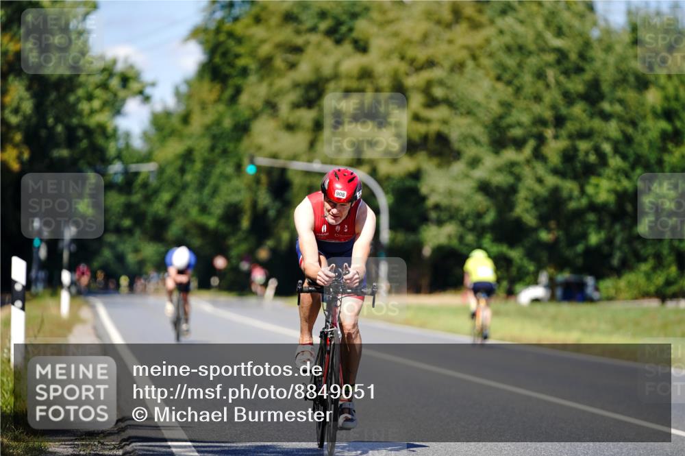 07.09.2025 - 19. Norderstedt Triathlon Michael Burmester http://msf.ph/oto/8849051 07.09.2025 13:49:55 Radfahren 908 meine-sportfotos.de