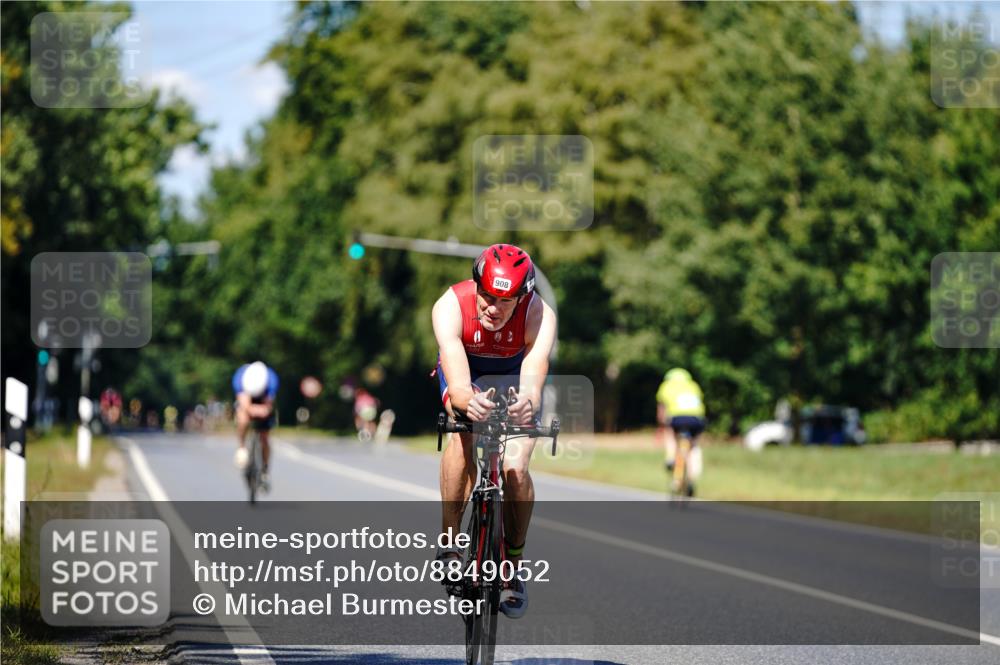 07.09.2025 - 19. Norderstedt Triathlon Michael Burmester http://msf.ph/oto/8849052 07.09.2025 13:49:55 Radfahren 908 meine-sportfotos.de