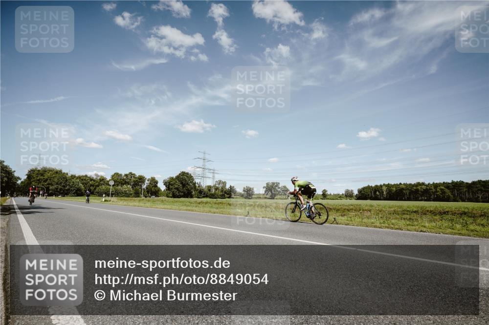 07.09.2025 - 19. Norderstedt Triathlon Michael Burmester http://msf.ph/oto/8849054 07.09.2025 13:54:29 Radfahren 958, 974, 996 meine-sportfotos.de