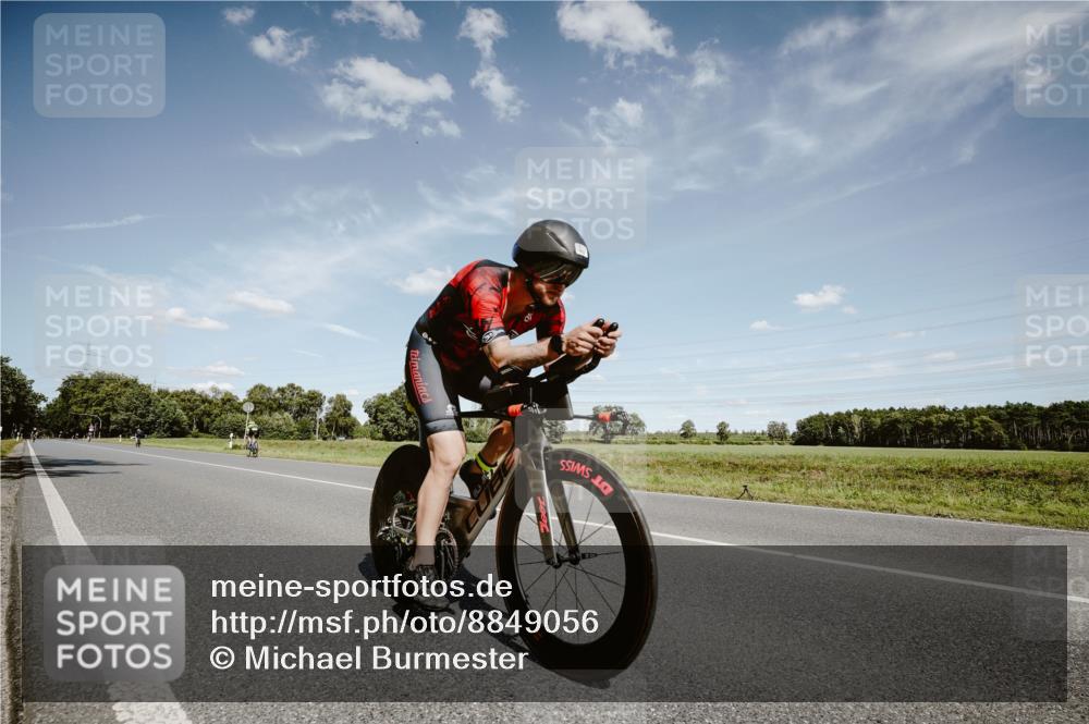 07.09.2025 - 19. Norderstedt Triathlon Michael Burmester http://msf.ph/oto/8849056 07.09.2025 13:54:31 Radfahren 958 meine-sportfotos.de