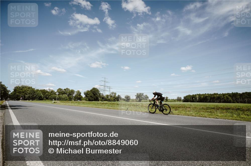 07.09.2025 - 19. Norderstedt Triathlon Michael Burmester http://msf.ph/oto/8849060 07.09.2025 13:54:46 Radfahren  meine-sportfotos.de