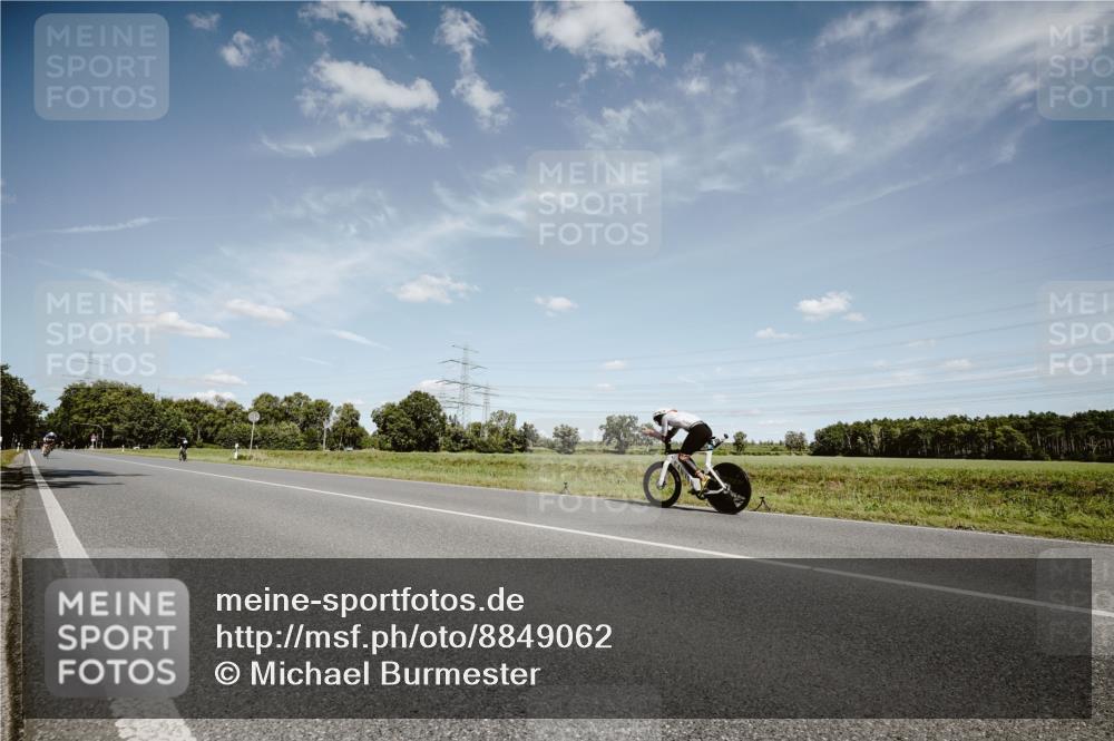 07.09.2025 - 19. Norderstedt Triathlon Michael Burmester http://msf.ph/oto/8849062 07.09.2025 13:54:50 Radfahren  meine-sportfotos.de