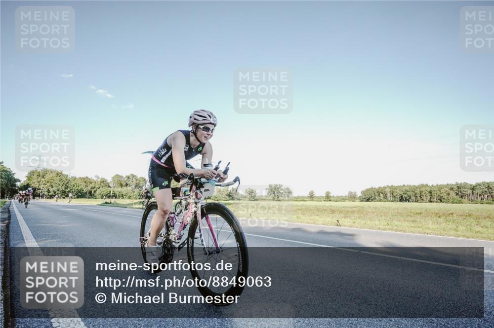 07.09.2025 - 19. Norderstedt Triathlon Michael Burmester http://msf.ph/oto/8849063 07.09.2025 16:10:23 Radfahren 954, 1065, 1527, 1532 meine-sportfotos.de