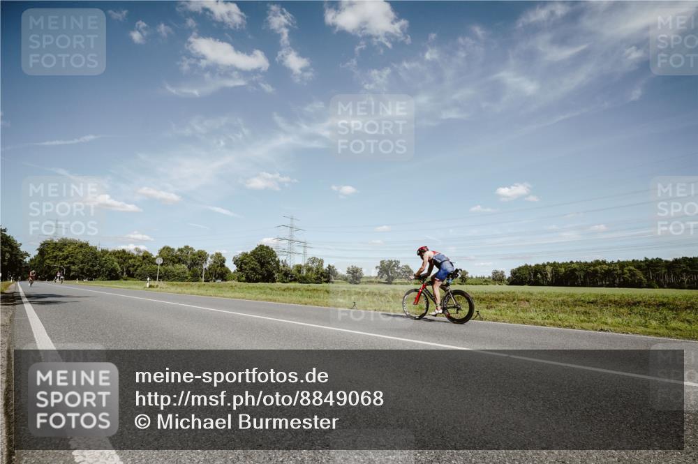 07.09.2025 - 19. Norderstedt Triathlon Michael Burmester http://msf.ph/oto/8849068 07.09.2025 13:54:58 Radfahren  meine-sportfotos.de
