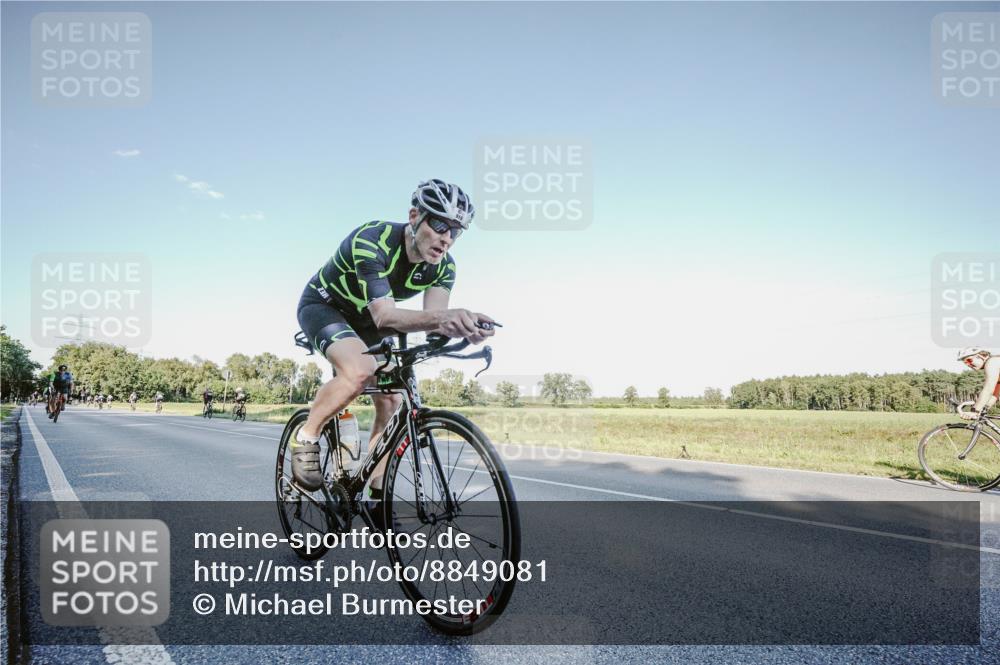 07.09.2025 - 19. Norderstedt Triathlon Michael Burmester http://msf.ph/oto/8849081 07.09.2025 16:10:31 Radfahren 530, 532, 915, 1563, 1632 meine-sportfotos.de