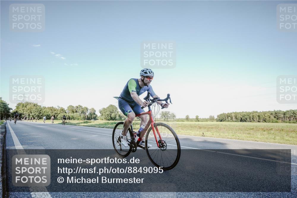 07.09.2025 - 19. Norderstedt Triathlon Michael Burmester http://msf.ph/oto/8849095 07.09.2025 16:10:35 Radfahren 530, 532, 938, 1632 meine-sportfotos.de