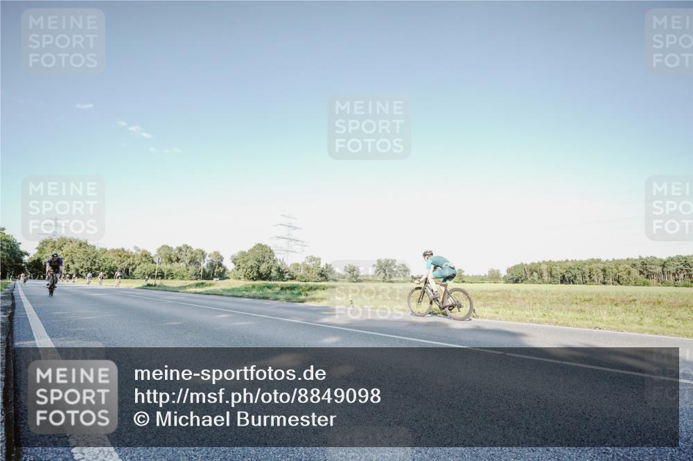 07.09.2025 - 19. Norderstedt Triathlon Michael Burmester http://msf.ph/oto/8849098 07.09.2025 16:10:36 Radfahren 530, 532, 938, 1632 meine-sportfotos.de