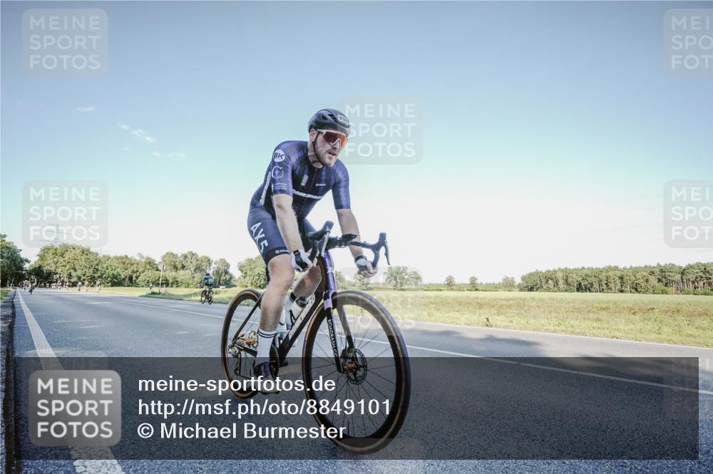 07.09.2025 - 19. Norderstedt Triathlon Michael Burmester http://msf.ph/oto/8849101 07.09.2025 16:10:37 Radfahren 530, 938, 1632 meine-sportfotos.de