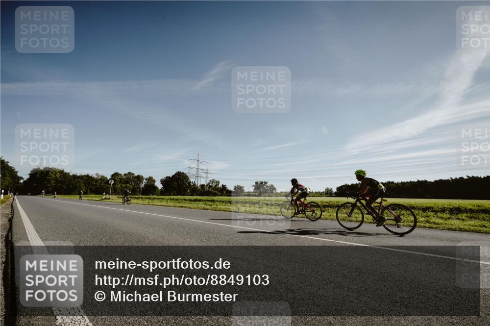 07.09.2025 - 19. Norderstedt Triathlon Michael Burmester http://msf.ph/oto/8849103 07.09.2025 09:37:36 Radfahren 583 meine-sportfotos.de