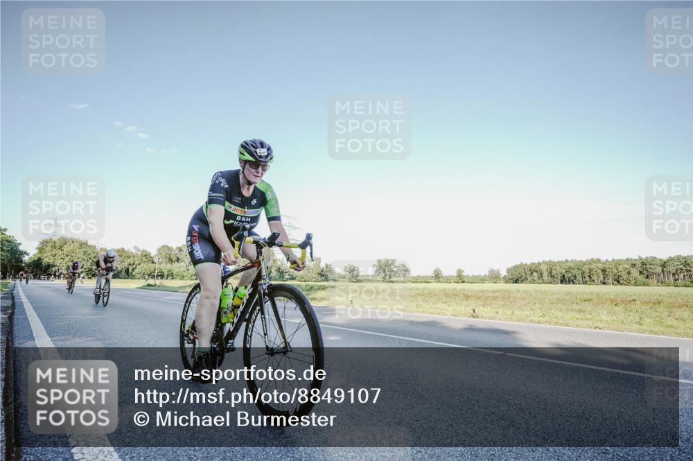 07.09.2025 - 19. Norderstedt Triathlon Michael Burmester http://msf.ph/oto/8849107 07.09.2025 16:10:42 Radfahren 1547, 1590, 1600 meine-sportfotos.de
