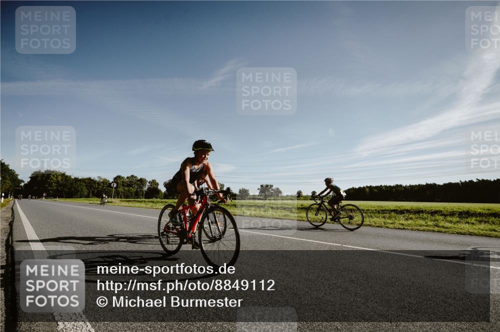 07.09.2025 - 19. Norderstedt Triathlon Michael Burmester http://msf.ph/oto/8849112 07.09.2025 09:37:56 Radfahren 557, 633 meine-sportfotos.de