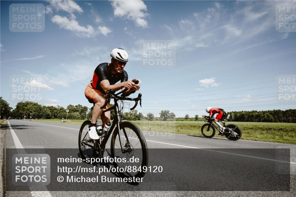 07.09.2025 - 19. Norderstedt Triathlon Michael Burmester http://msf.ph/oto/8849120 07.09.2025 13:55:54 Radfahren 1000 meine-sportfotos.de
