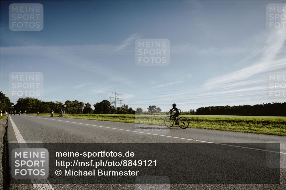 07.09.2025 - 19. Norderstedt Triathlon Michael Burmester http://msf.ph/oto/8849121 07.09.2025 09:37:59 Radfahren 557, 633 meine-sportfotos.de