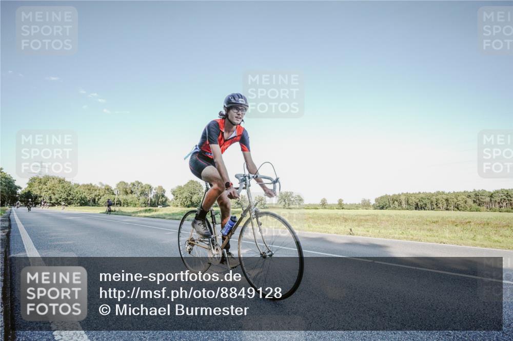 07.09.2025 - 19. Norderstedt Triathlon Michael Burmester http://msf.ph/oto/8849128 07.09.2025 16:10:53 Radfahren 1522, 1585 meine-sportfotos.de