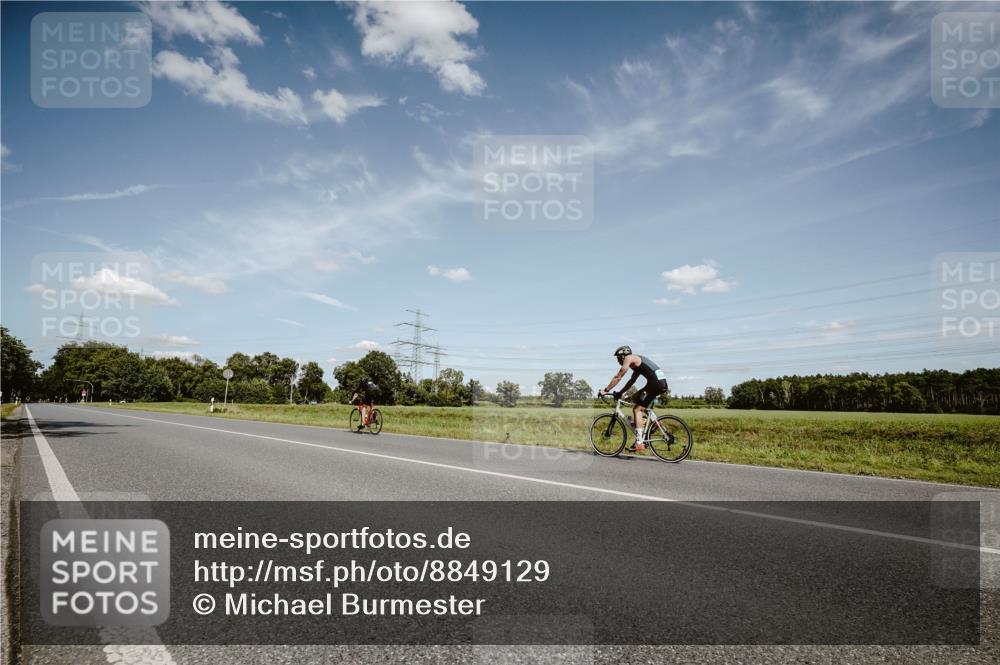 07.09.2025 - 19. Norderstedt Triathlon Michael Burmester http://msf.ph/oto/8849129 07.09.2025 13:56:09 Radfahren 374 meine-sportfotos.de