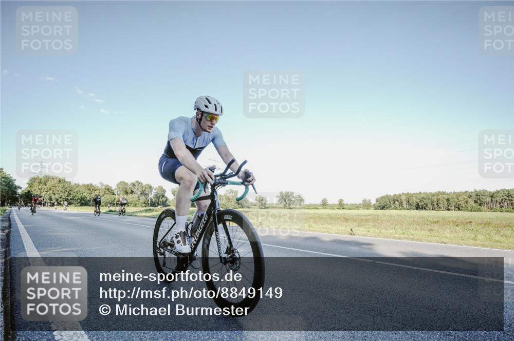 07.09.2025 - 19. Norderstedt Triathlon Michael Burmester http://msf.ph/oto/8849149 07.09.2025 16:11:01 Radfahren 386, 1066 meine-sportfotos.de