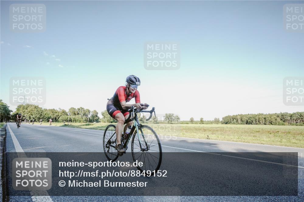 07.09.2025 - 19. Norderstedt Triathlon Michael Burmester http://msf.ph/oto/8849152 07.09.2025 16:11:03 Radfahren 386, 1066, 1405 meine-sportfotos.de