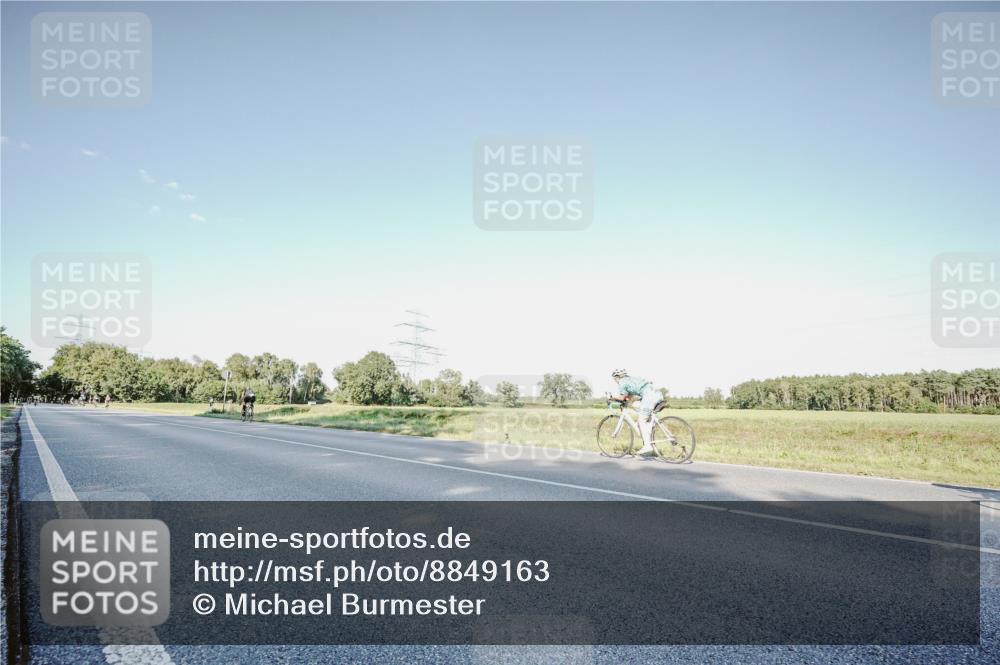 07.09.2025 - 19. Norderstedt Triathlon Michael Burmester http://msf.ph/oto/8849163 07.09.2025 16:11:07 Radfahren 1405 meine-sportfotos.de