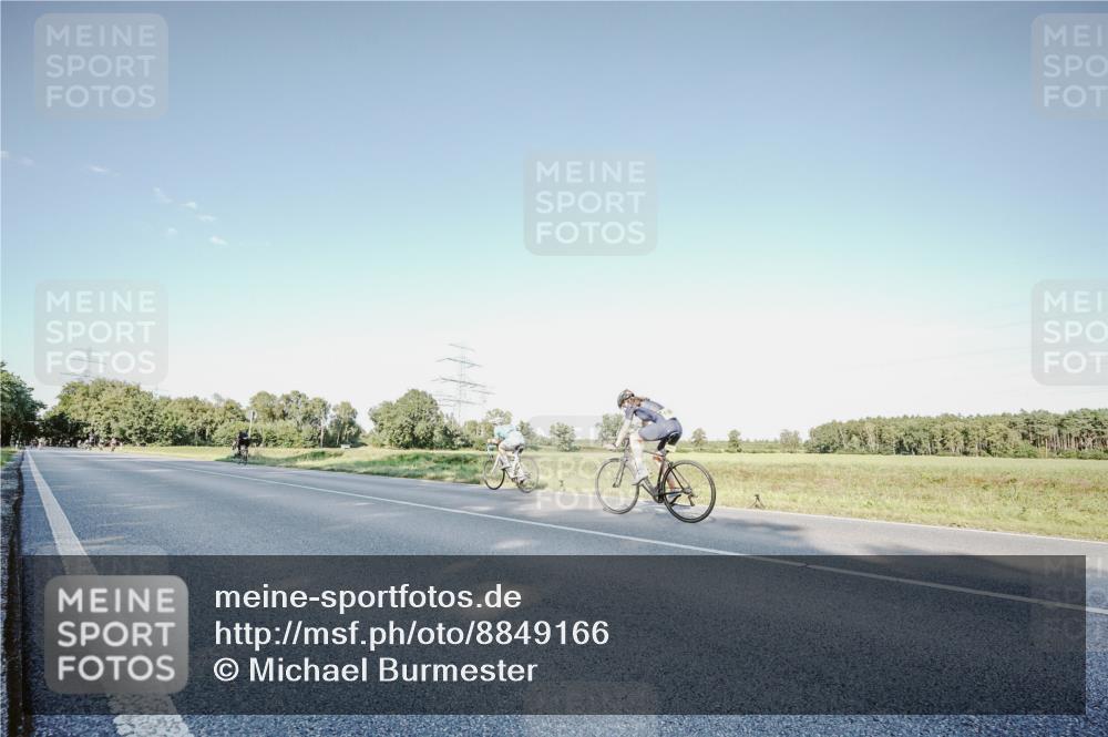 07.09.2025 - 19. Norderstedt Triathlon Michael Burmester http://msf.ph/oto/8849166 07.09.2025 16:11:07 Radfahren 1405 meine-sportfotos.de