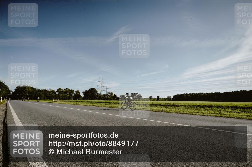 07.09.2025 - 19. Norderstedt Triathlon Michael Burmester http://msf.ph/oto/8849177 07.09.2025 09:38:36 Radfahren 570 meine-sportfotos.de