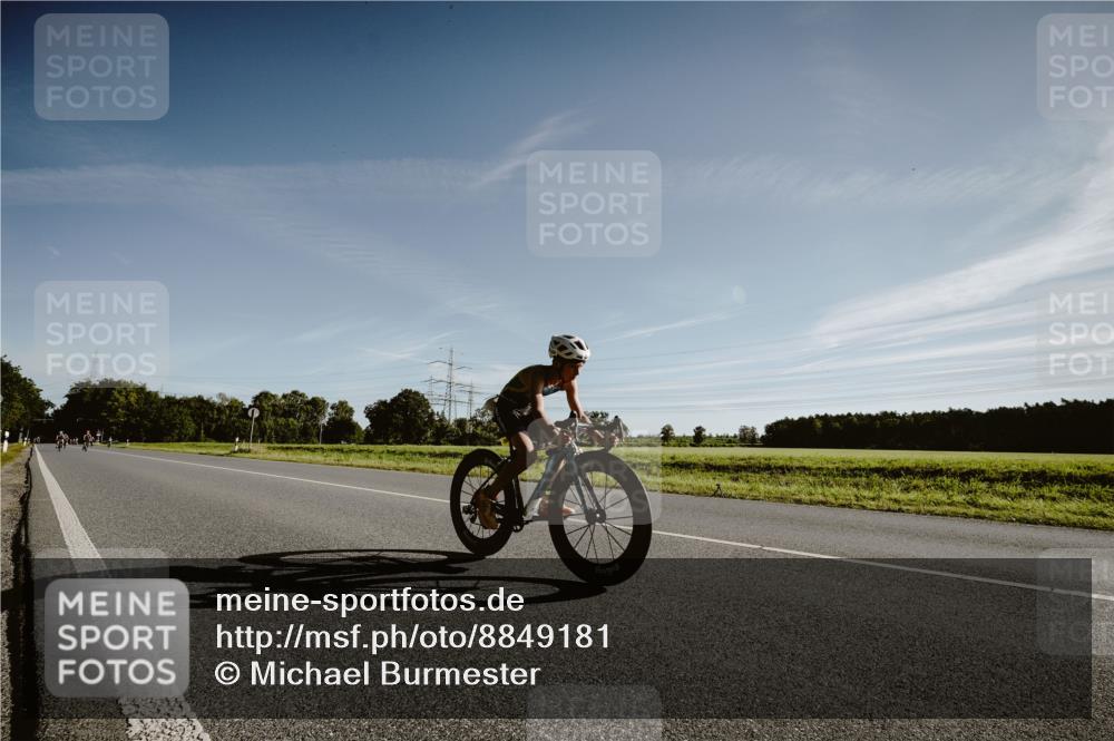 07.09.2025 - 19. Norderstedt Triathlon Michael Burmester http://msf.ph/oto/8849181 07.09.2025 09:38:46 Radfahren 556 meine-sportfotos.de